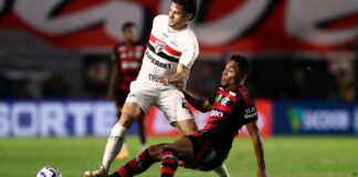 Brasileirão: São Paulo Surpreende e Tira Liderança do Flamengo em Jogo Dramático