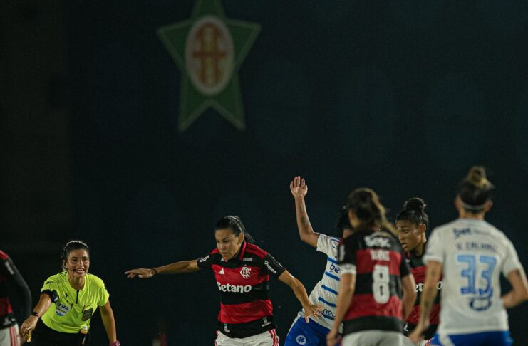 Flamengo e Cruzeiro Dividem Pontos em Duelo Equilibrado Pelo Brasileirão Feminino