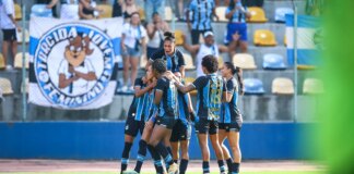 Grêmio Vence Internacional no Clássico Gre-Nal Feminino e Conquista Primeiro Triunfo sob Nova Gestão